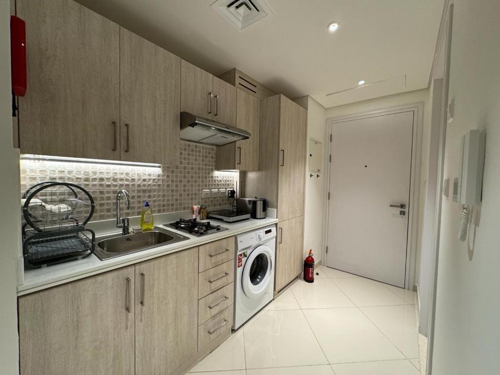 Beachside Bliss: Stylish New At Seven Palm Appartement Dubai